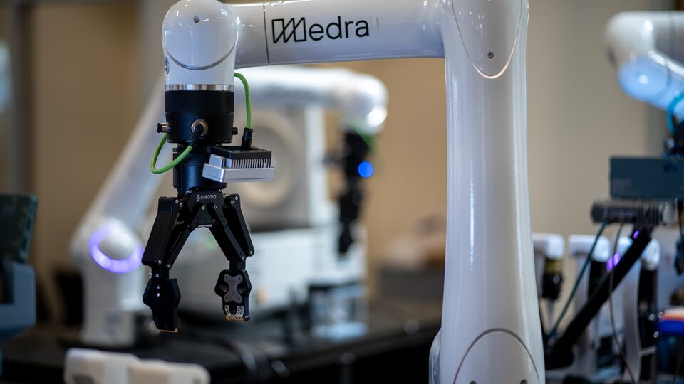 Robotic arms running experiments inside Medra&rsquo;s lab